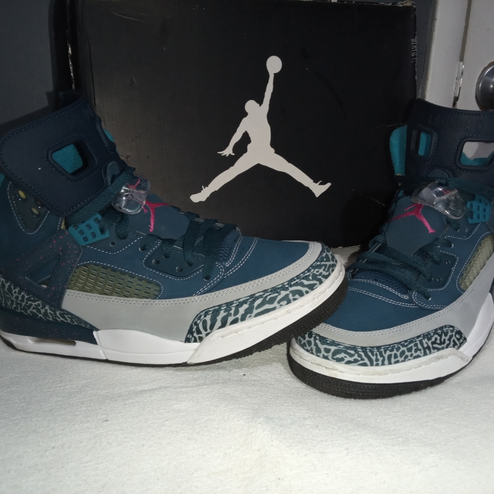 Jordan Spizikes Sneakers Space Blue in Teal, Gray, and PinkFree Shipping